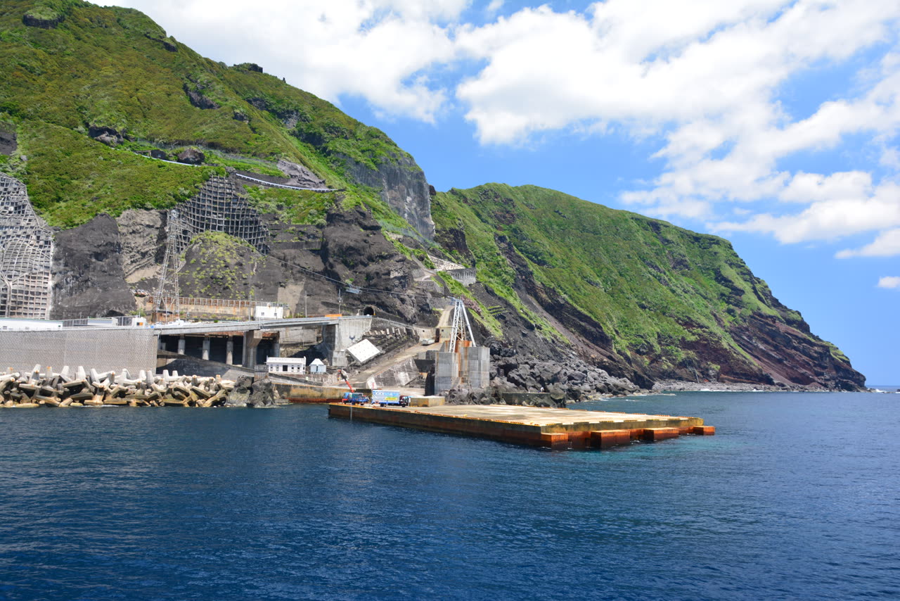 青ヶ島の三宝港